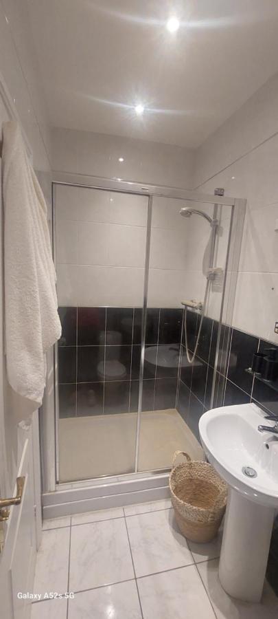 Londonderrys Bar And Accommodation Seaham Extérieur photo