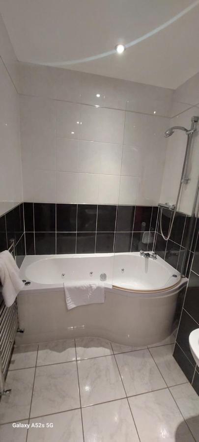 Londonderrys Bar And Accommodation Seaham Extérieur photo