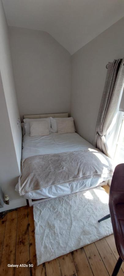 Londonderrys Bar And Accommodation Seaham Extérieur photo